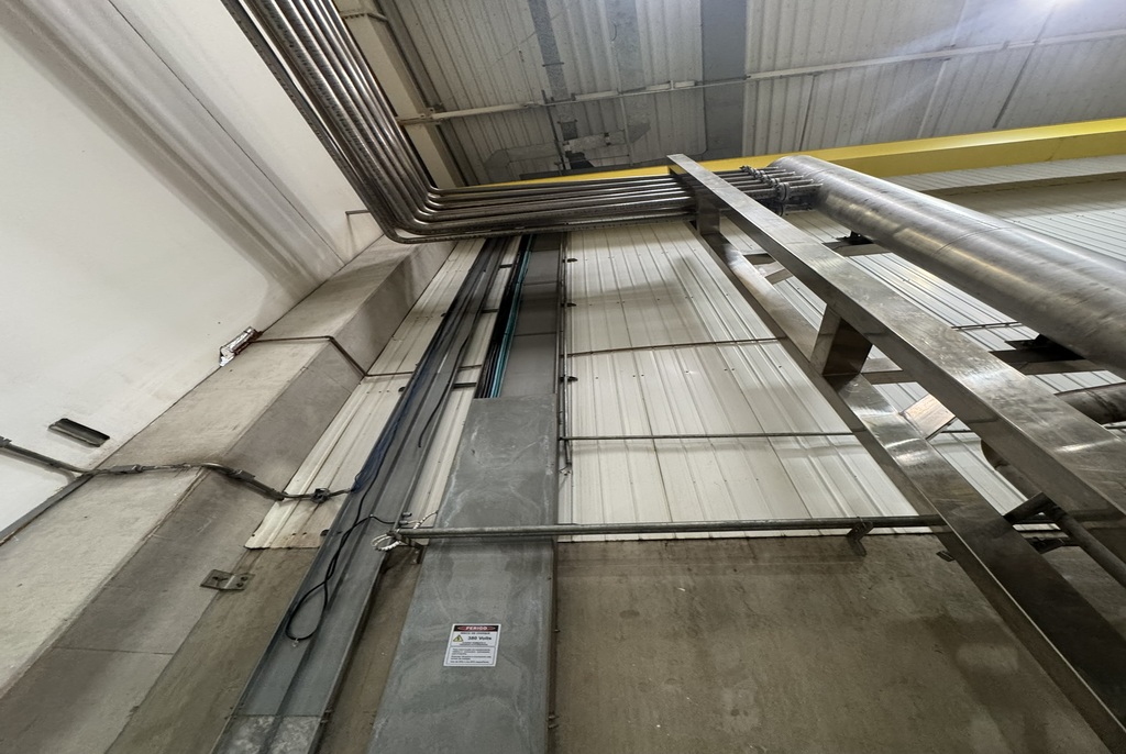 Infraestrutura elétrica (bandejamento e tubulação), lançamento de cabo (13)
